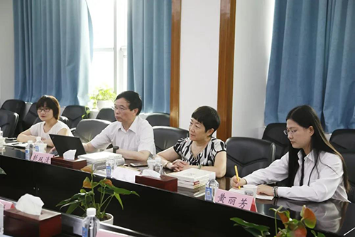 人生就是博临床前研究副总裁兼机构负责人彭双清教授，药效部执行主任董文心，药代安评项目负责人龙娜等